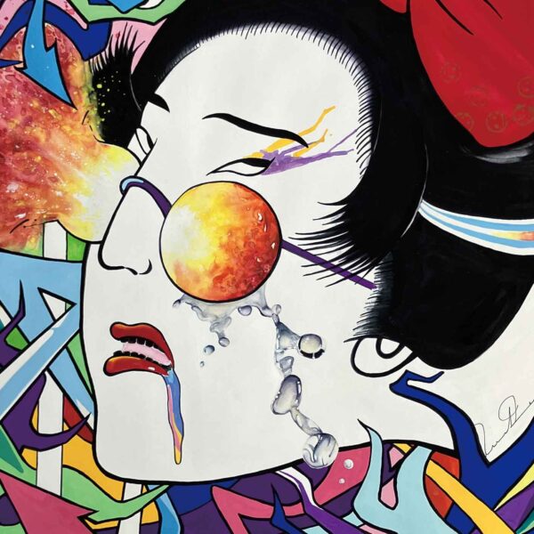 浮世絵のような女性の顔が大きくある。黒い髪を結いあげ大きな赤色のリボンをつけている。白塗りの表情は悲しげで大粒の涙がながれ、口からよだれが垂れている。鼻にかけている眼鏡は太陽の燃えるような色で左側は炎を上げている。首のまわりから頭まで、赤、青、黄、緑など鮮やかな色の矢印や曲線が絡み合っている。