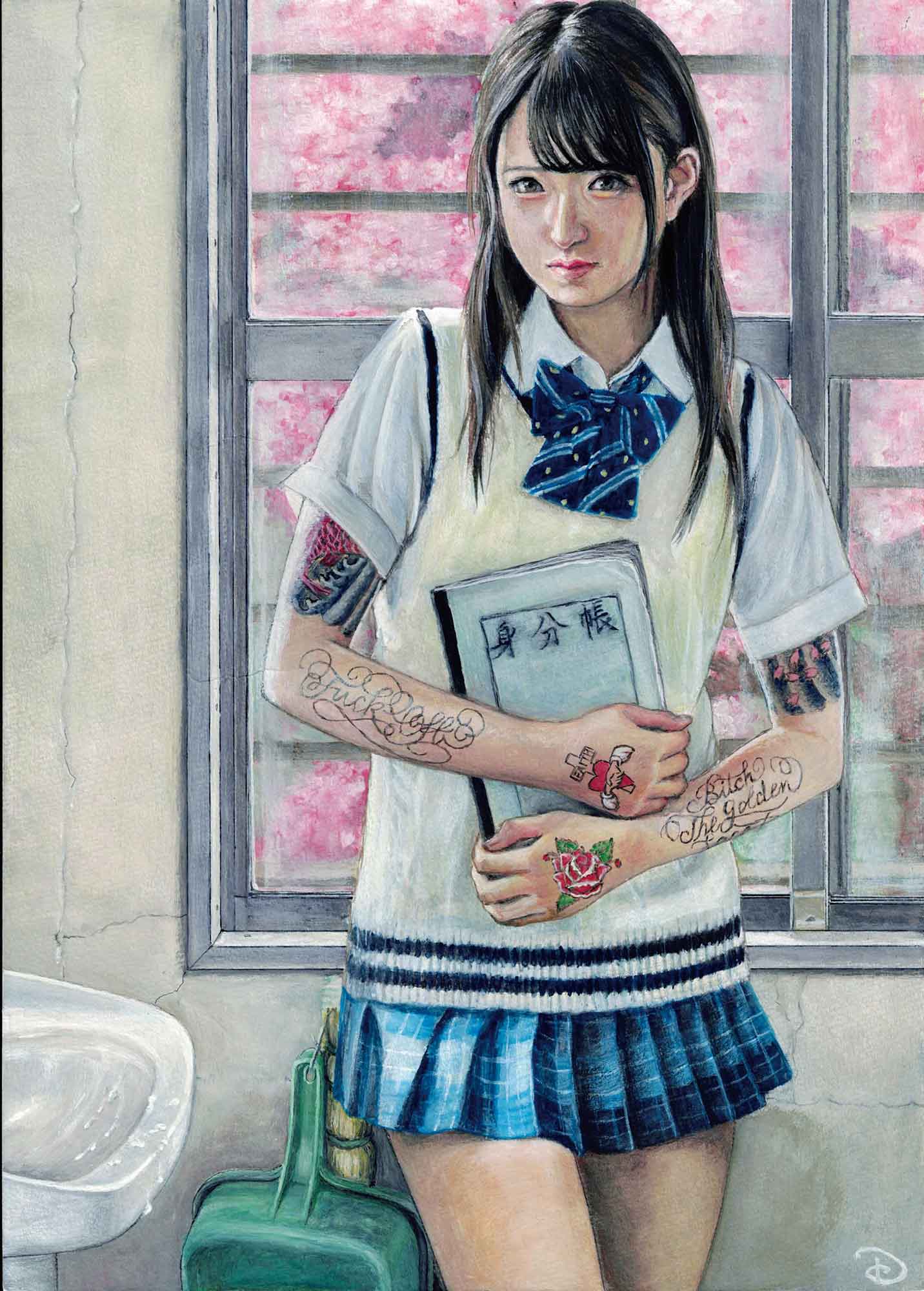 夏の制服を着た女性が正面を見つめて立っている。身分帳というノートを握りしめている。左右の腕から手の甲まで肌に絵と英語がある。左下に洗面所、ちりとりがある。灰色の壁にはひびがある。背景に柵のある大きな窓がある。窓の奥には満開の桜の木がある。