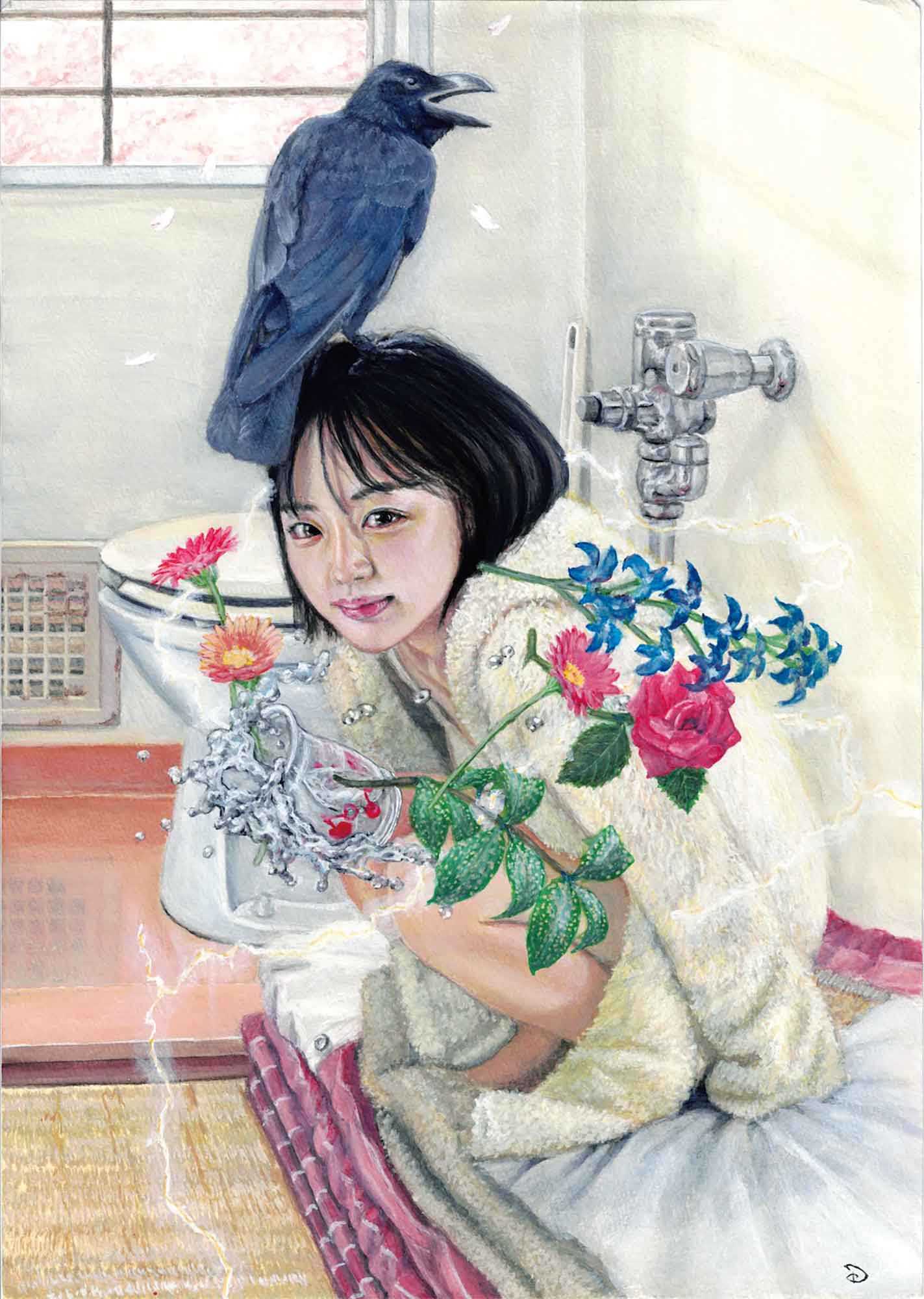 桜が見える窓、洋式トイレがある畳の部屋。綺麗にたたんだ布団の上にうずくまっている女性がある。フリースを羽織って微笑む。頭にカラスがとまっている。女性の手前にひっくり返る花瓶、水、バラ、ガーベラ、デルフィニウムがある。花瓶から稲光が出ている。