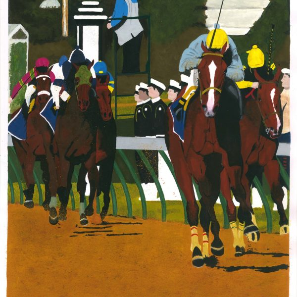 ダートコースを走る競走馬たちを正面から描いた絵。中央手前を、額に白い流星のある鹿毛馬が駆け、青い服に黄色い帽子の騎手がまたがる。左には馬群が続き、赤紫や青の勝負服の騎手たち。柵の内側には白い制帽に紺の制服の係員が並んで立ち、後方の監視台の上にも係員がいる。馬場は茶色のダート、背景は深緑の木々。