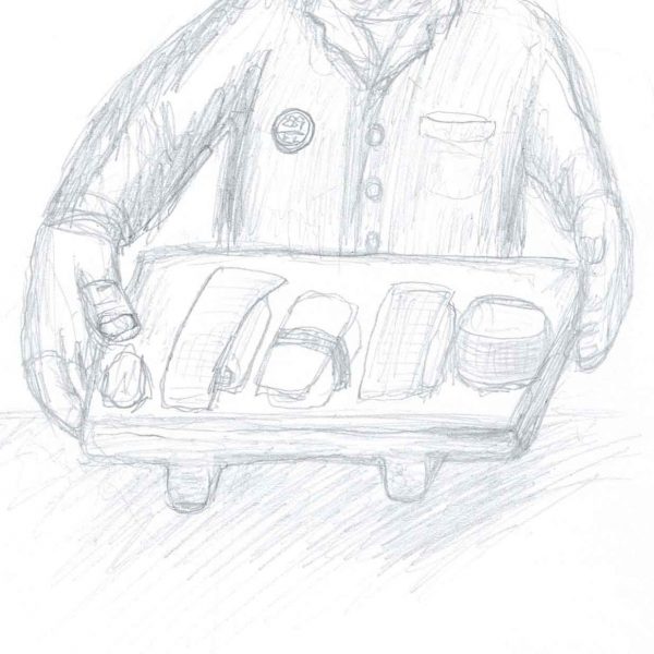 鉛筆画。帽子と前ボタンの作業着姿の男性が正面を向き、両手で脚付きの木の台を差し出すように持つ。胸には丸いバッジと名札状の物。台の上には巻き寿司や握り寿司の形をした物が5つほど並び、左手前の指先にも黒い小さな塊。台の下は斜線で影が塗られる。下部に手書きで「廃材で作った寿司のフィギュア」と「2026.68」の書き込み。